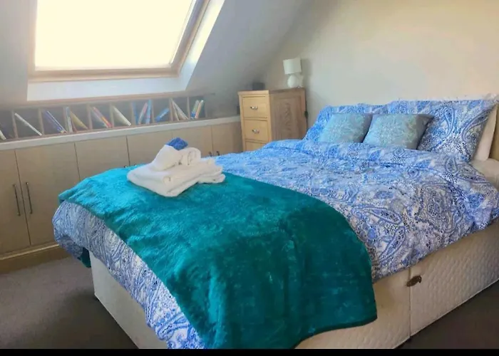 Scrabo View - King Bedroom With Private Bathroom