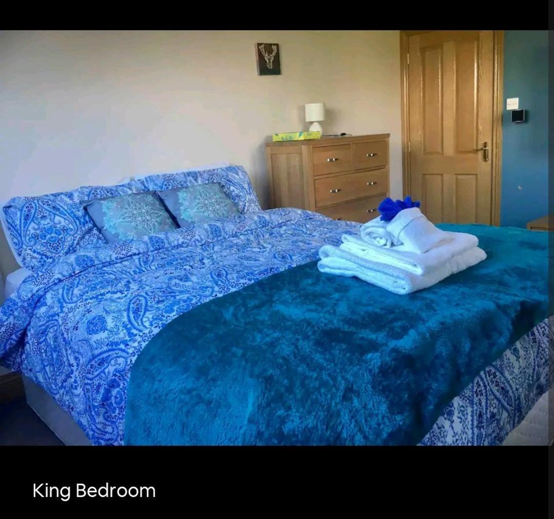 Scrabo View - King Bedroom With Private Bathroom Homestay Comber