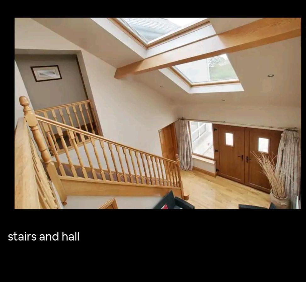 Homestay Scrabo View - King Bedroom With Private Bathroom Comber